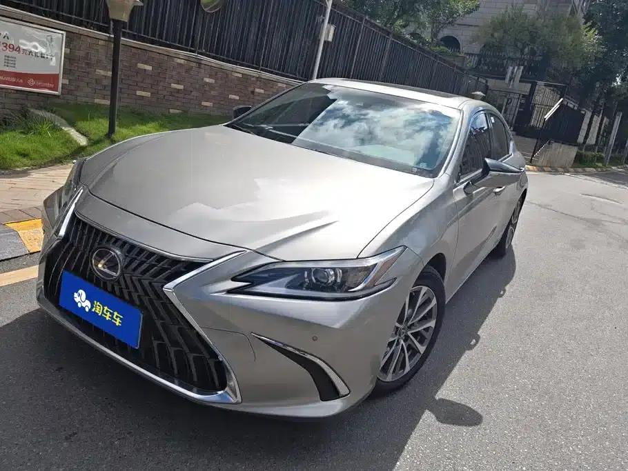 Lexus ES 2021 300h Premium Edition — миниатюра 1