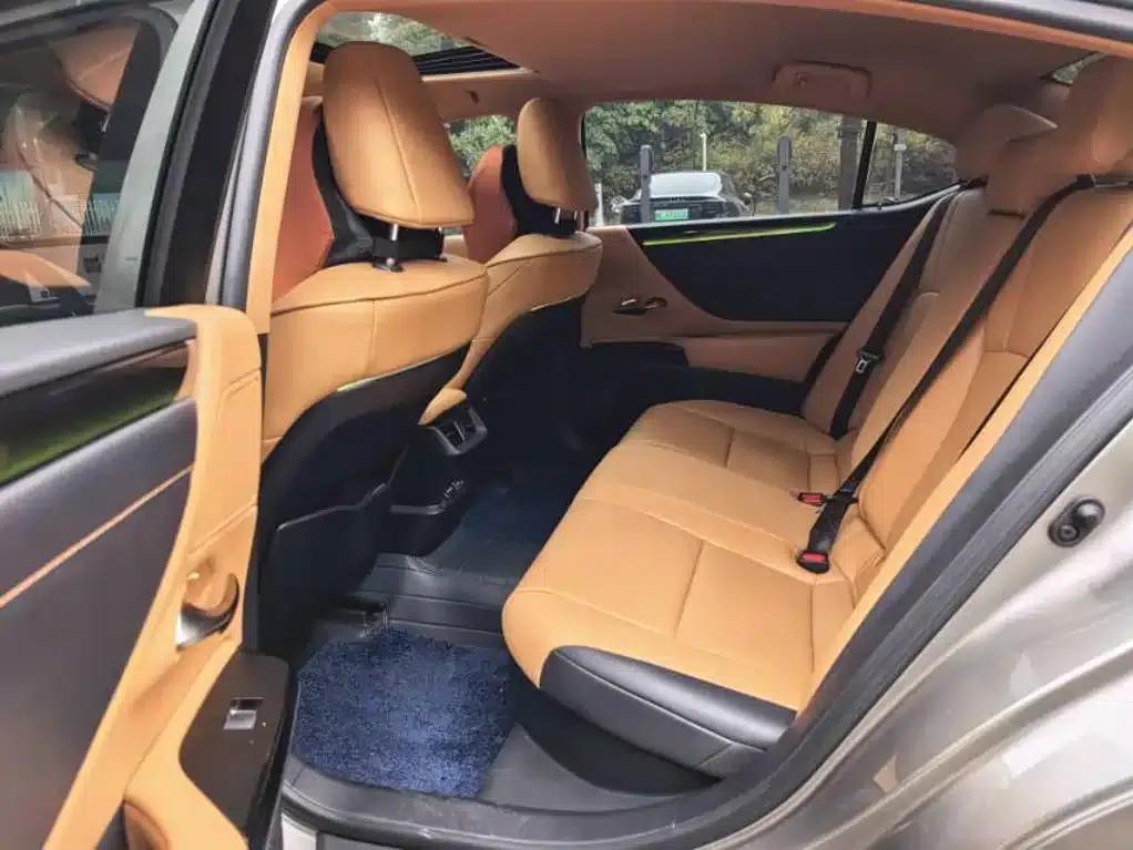 Lexus ES 2022 300h Premium Edition — миниатюра 8