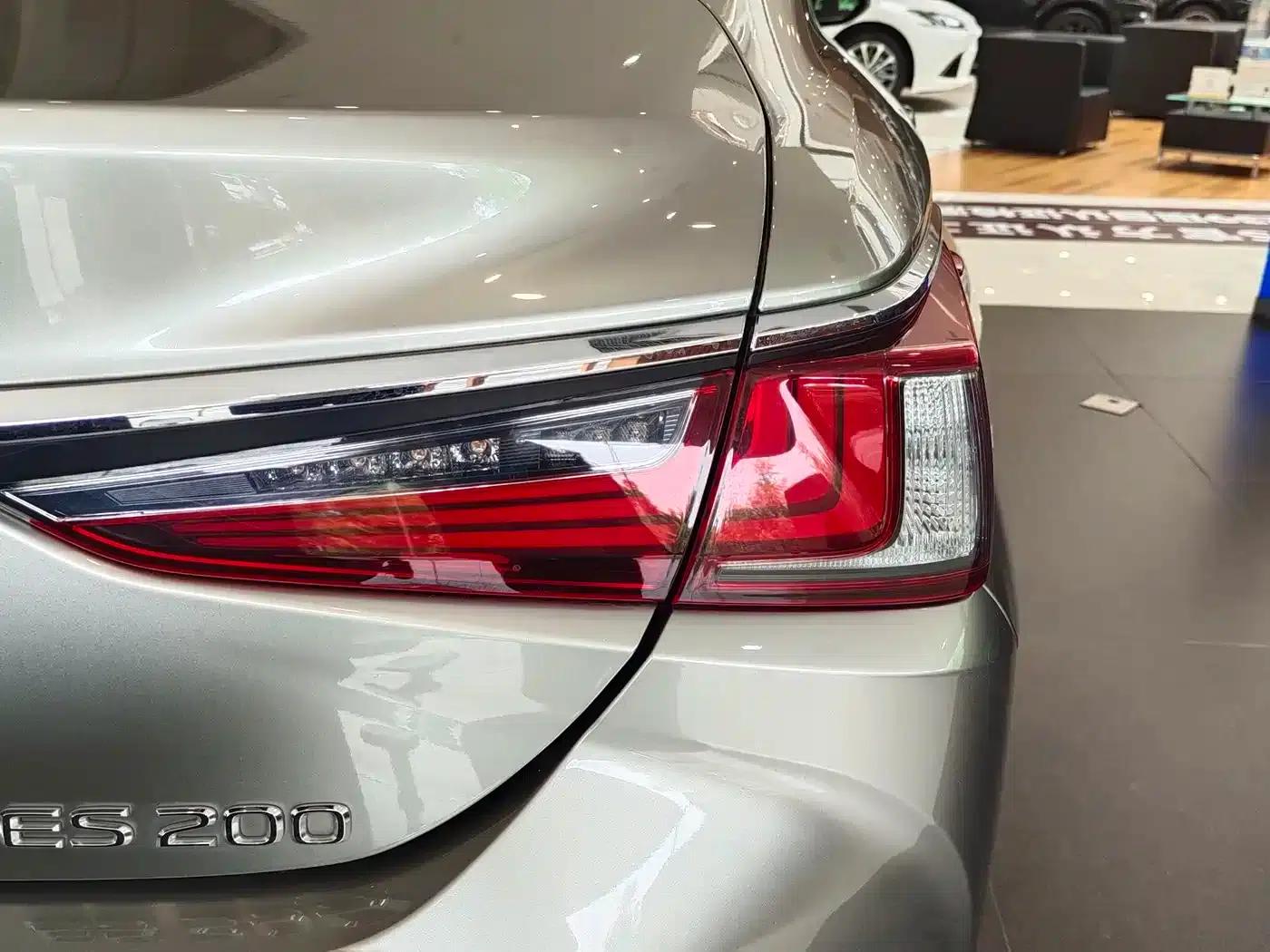 Lexus ES 2022 200 Premium Edition — миниатюра 16