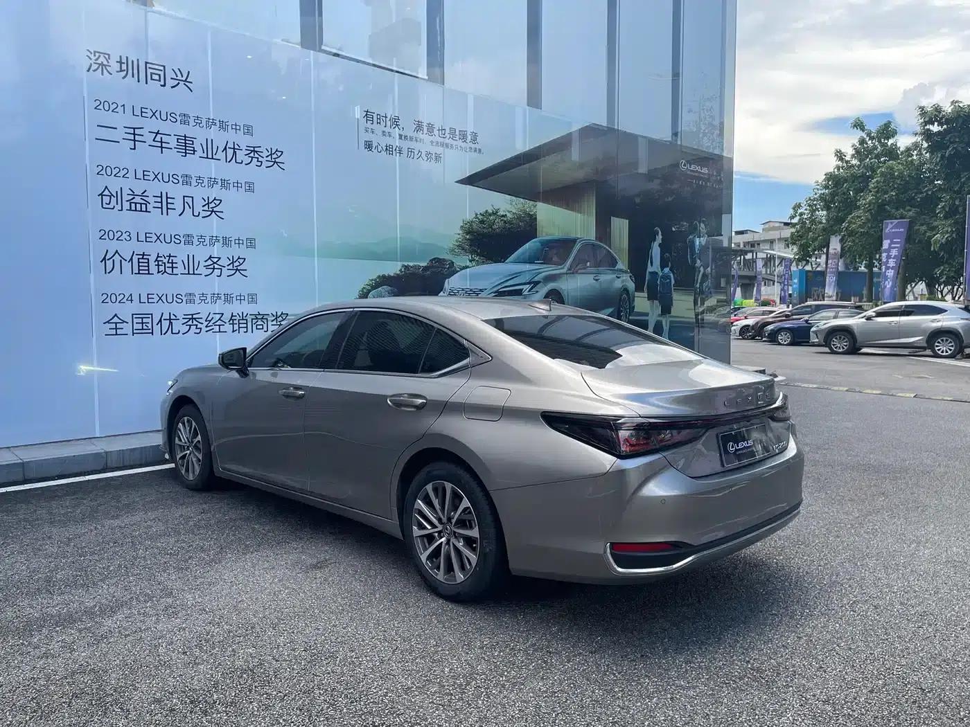 Lexus ES 2025 200 Premium Edition — миниатюра 17