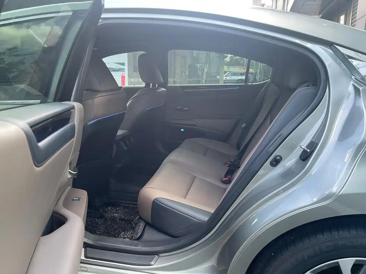Lexus ES 2025 200 Premium Edition — миниатюра 5