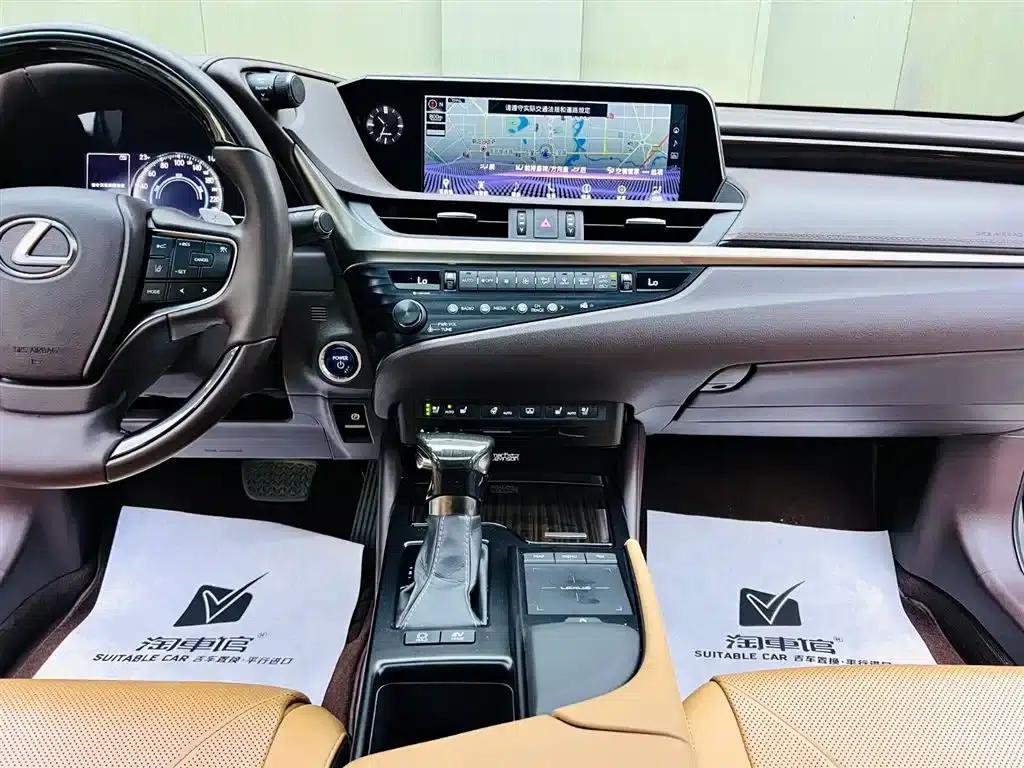 Lexus ES 2018 300h Executive Edition (China V emission standard) — миниатюра 13