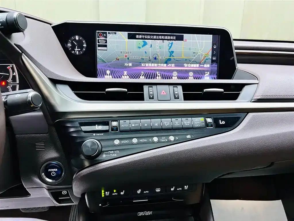 Lexus ES 2018 300h Executive Edition (China V emission standard) — миниатюра 14