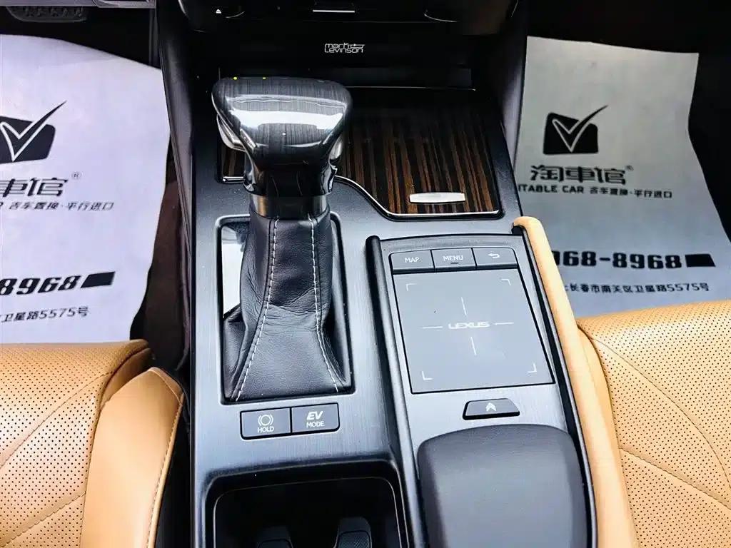 Lexus ES 2018 300h Executive Edition (China V emission standard) — миниатюра 15