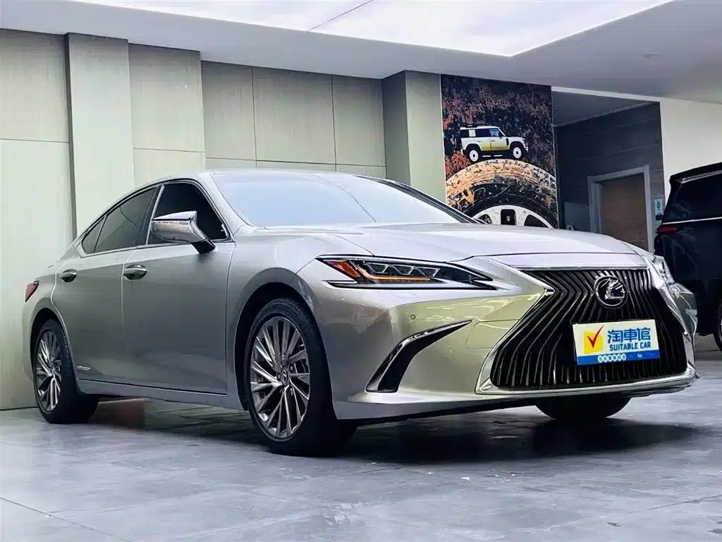 Lexus ES 2018 300h Executive Edition (China V emission standard) — миниатюра 3