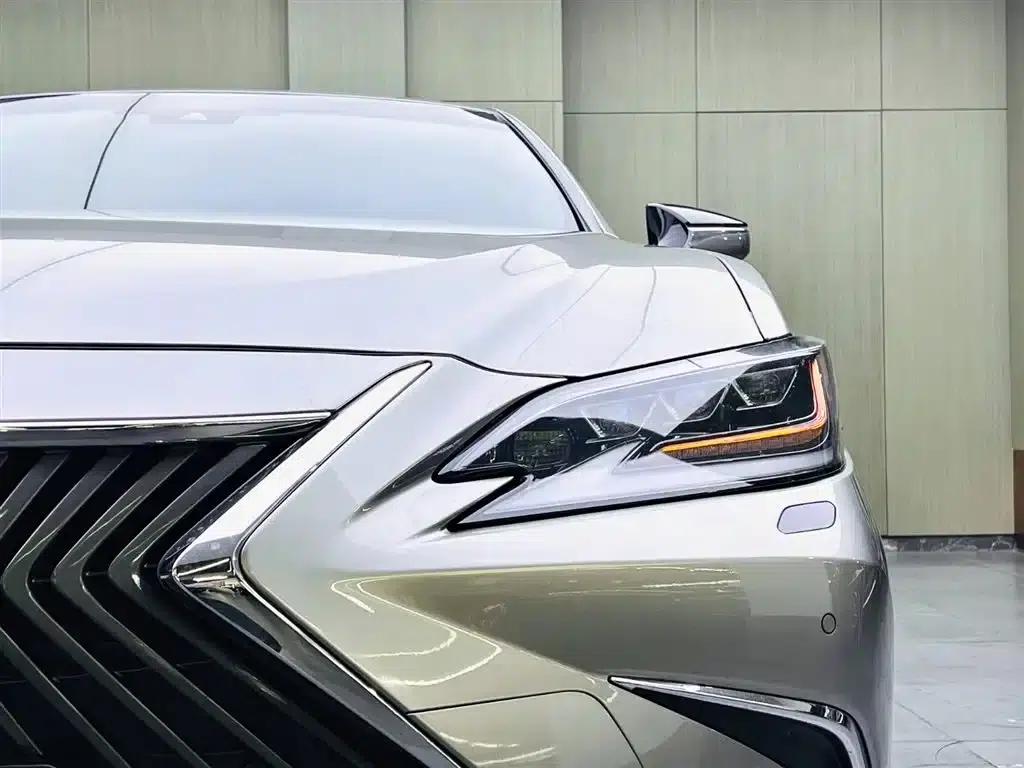 Lexus ES 2018 300h Executive Edition (China V emission standard) — миниатюра 7