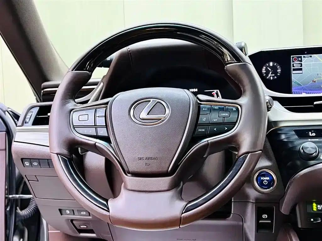 Lexus ES 2018 300h Executive Edition (China V emission standard) — миниатюра 8