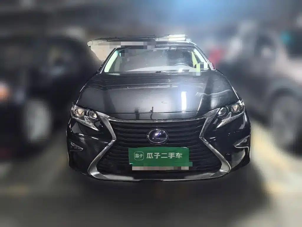 Lexus ES 2015 300h Luxury Edition — миниатюра 24