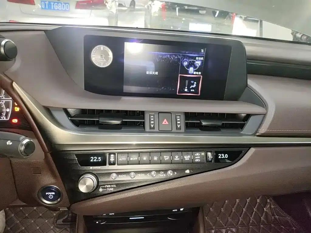 Lexus ES 2021 300h Premium Edition — миниатюра 13