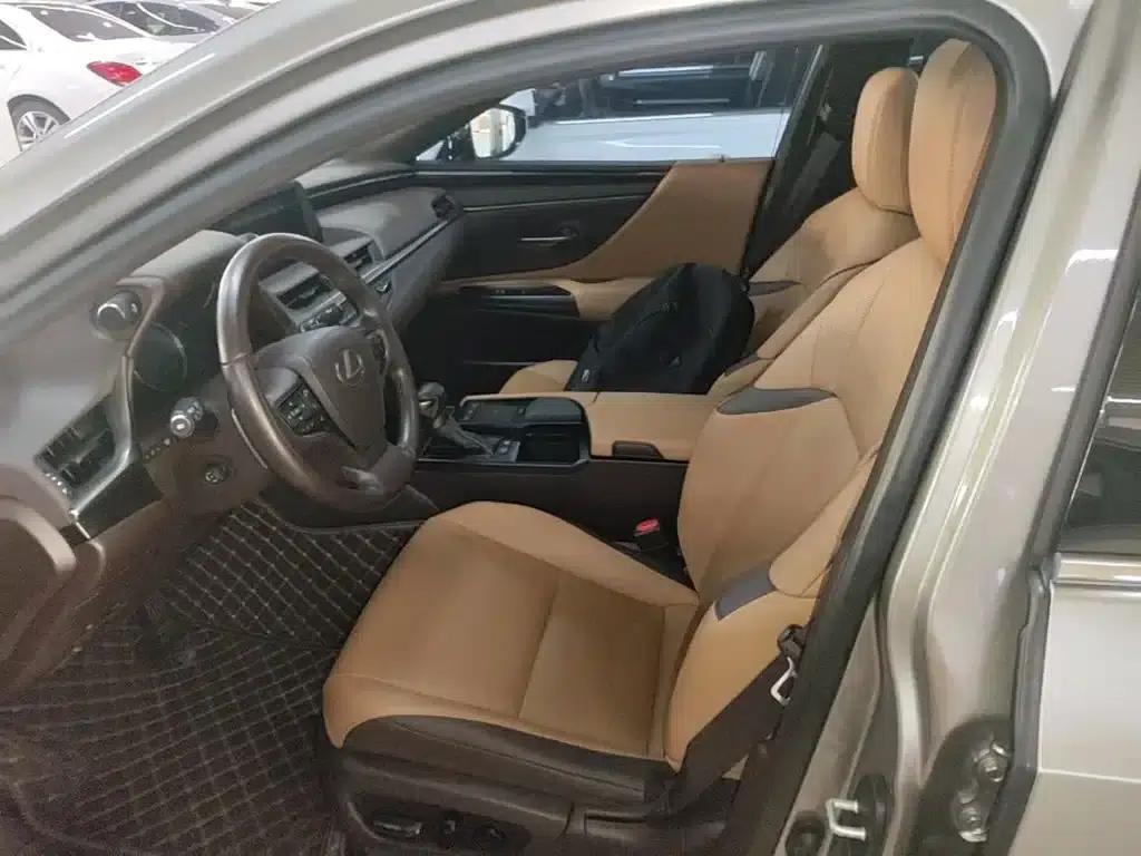 Lexus ES 2021 300h Premium Edition — миниатюра 15