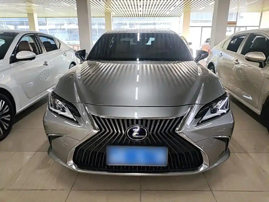 Lexus ES 2021 300h Premium Edition — миниатюра 3