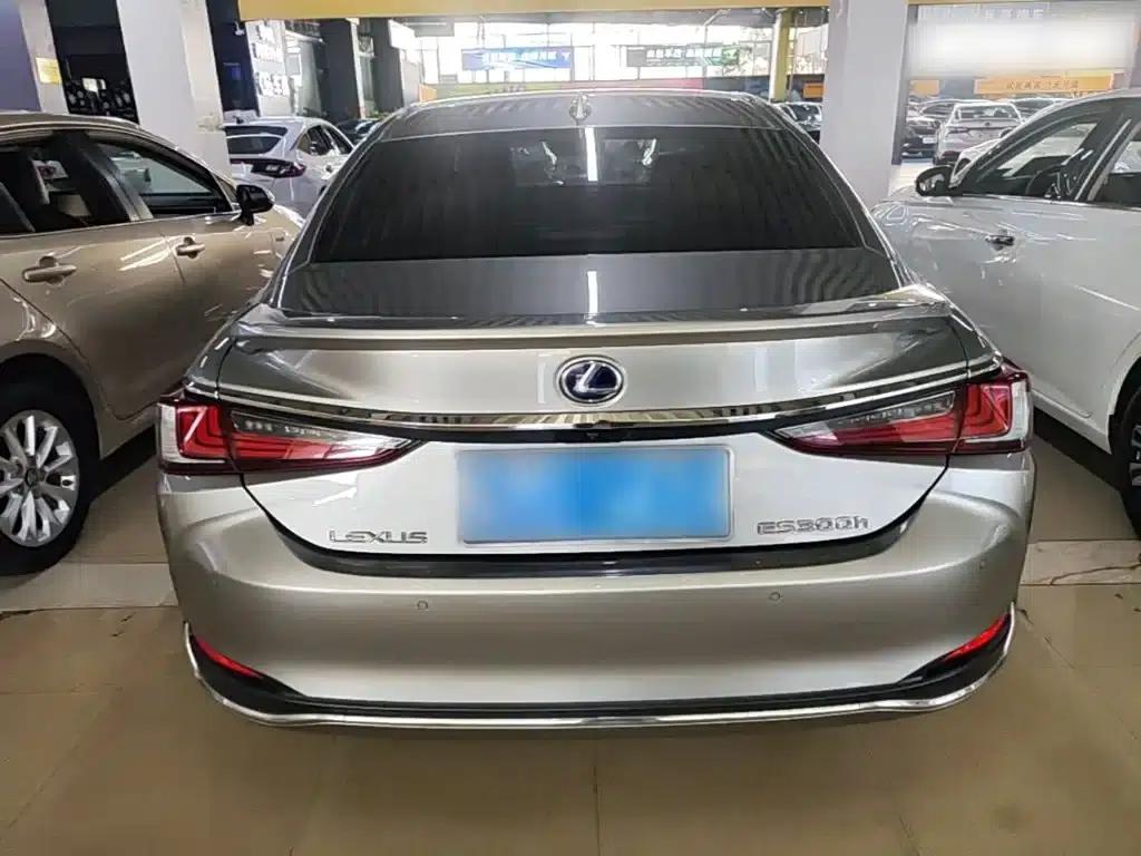 Lexus ES 2021 300h Premium Edition — миниатюра 6