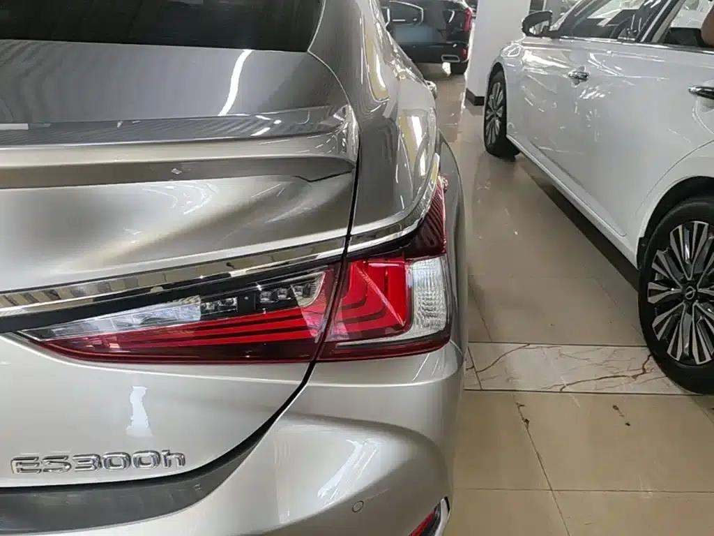 Lexus ES 2021 300h Premium Edition — миниатюра 8
