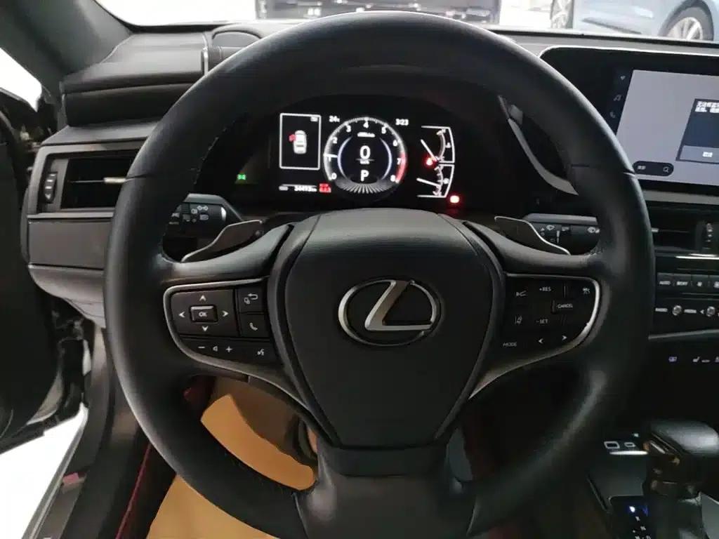 Lexus ES 2024 200 Premium Edition — миниатюра 11