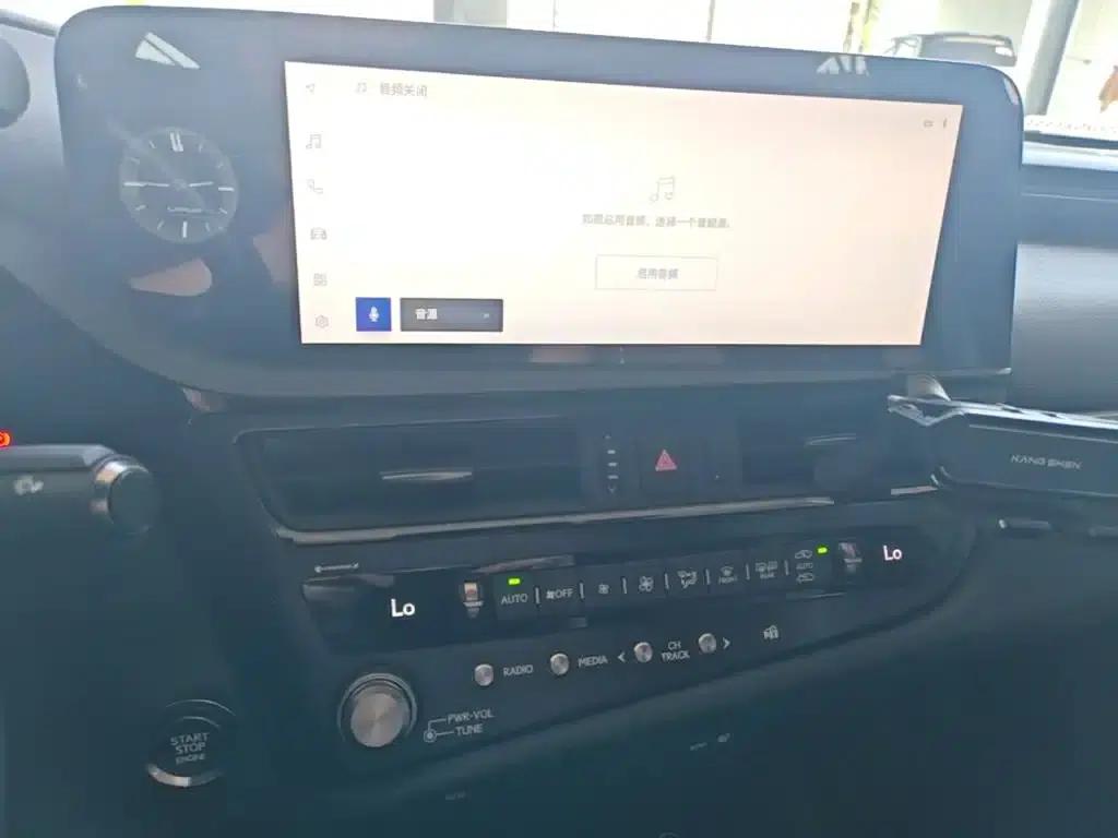 Lexus ES 2022 200 Premium Edition — миниатюра 13