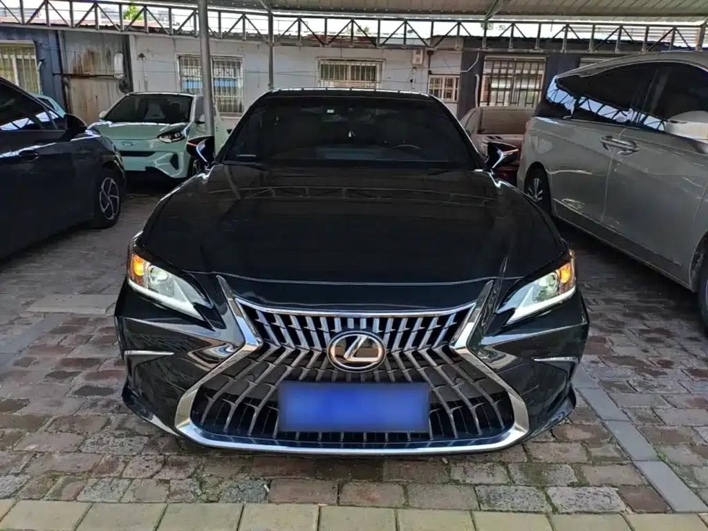 Lexus ES 2022 200 Premium Edition — миниатюра 3