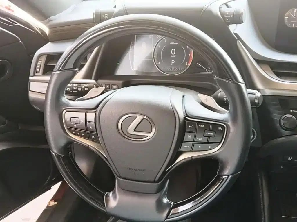 Lexus ES 2020 200 Luxury Edition — миниатюра 11