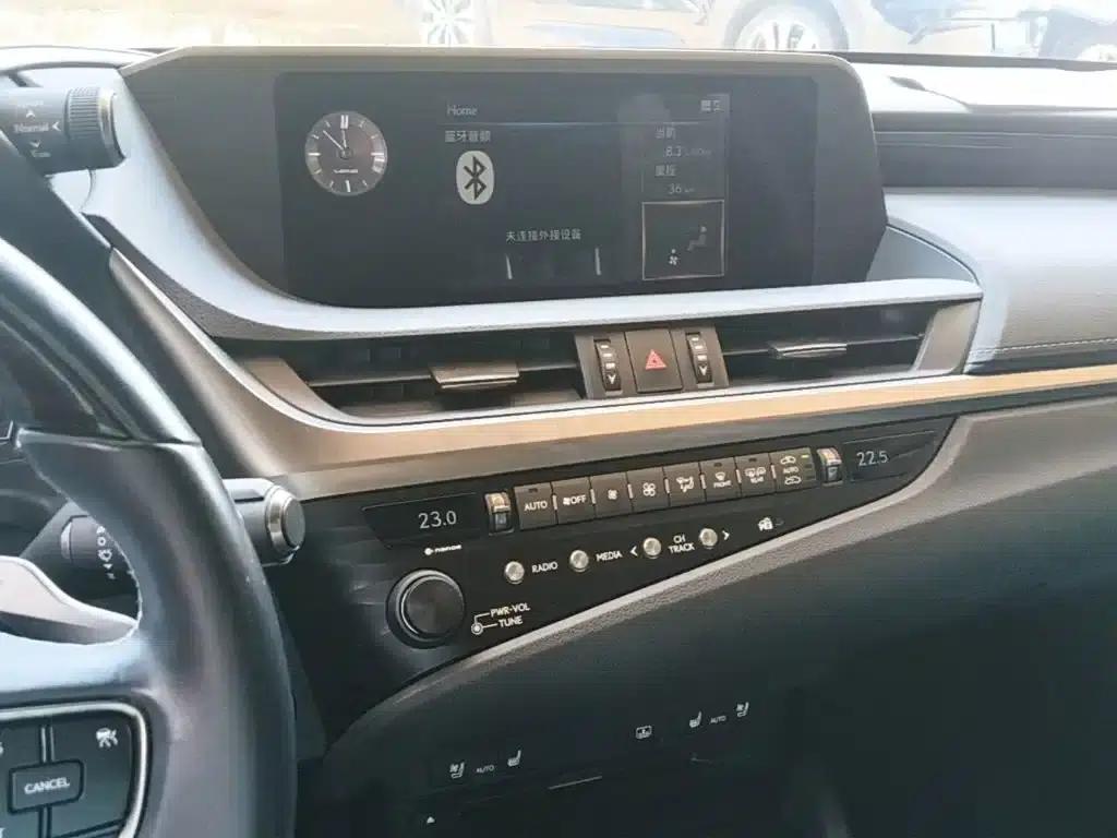 Lexus ES 2020 200 Luxury Edition — миниатюра 13