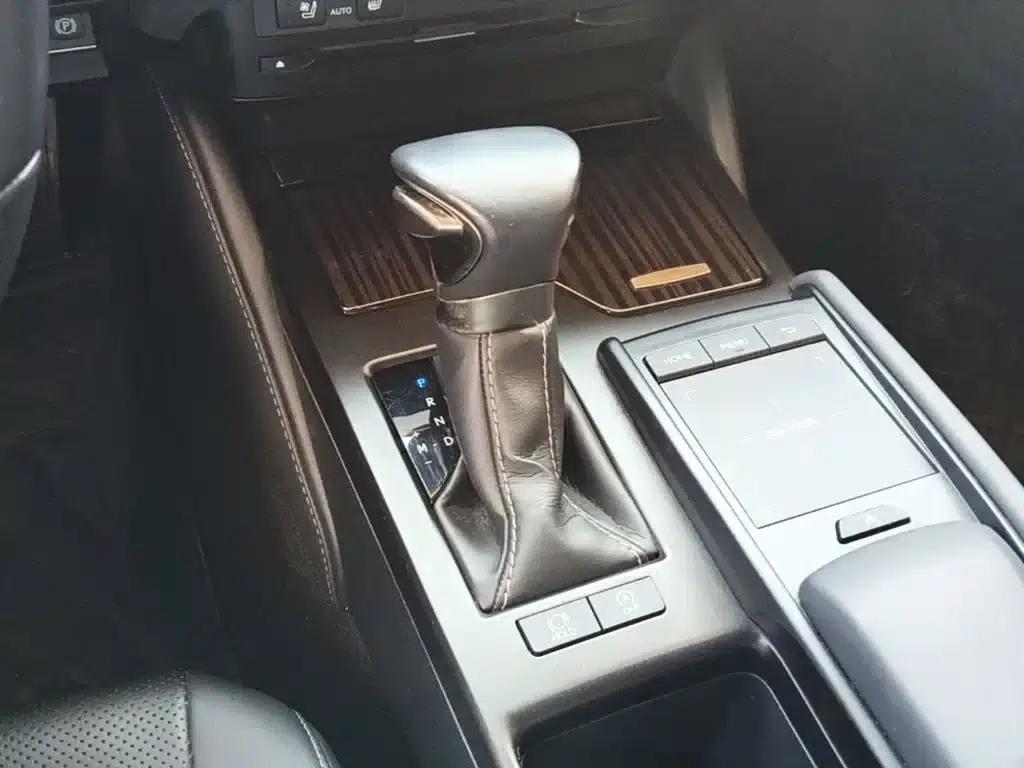 Lexus ES 2020 200 Luxury Edition — миниатюра 14