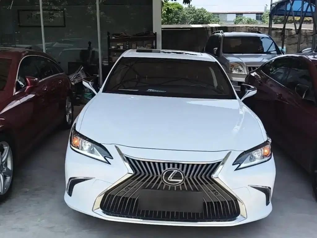 Lexus ES 2020 200 Luxury Edition — миниатюра 3
