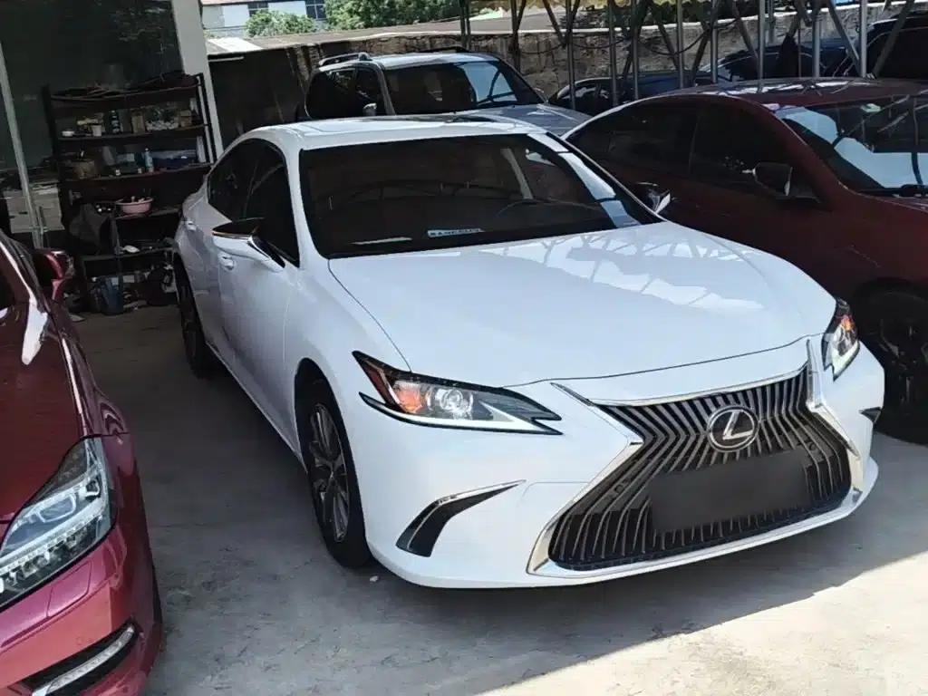 Lexus ES 2020 200 Luxury Edition — миниатюра 4