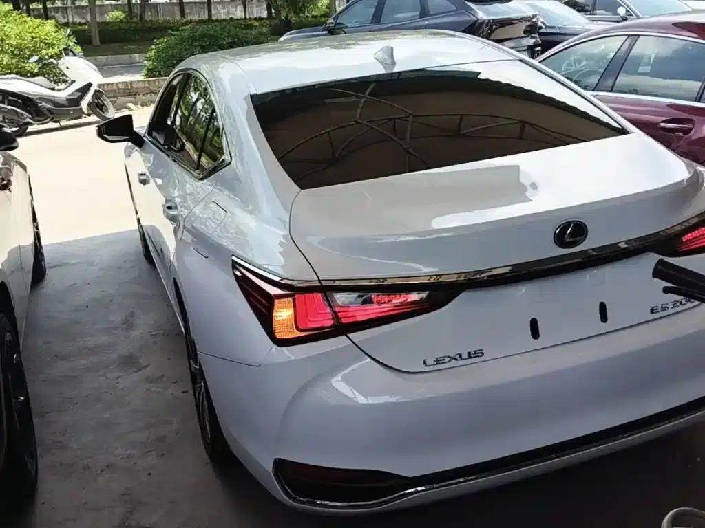Lexus ES 2020 200 Luxury Edition — миниатюра 5