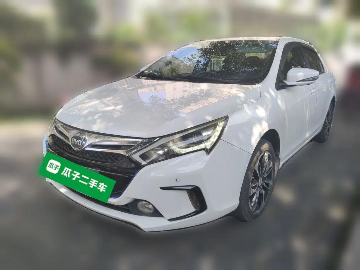BYD Qin New Energy 2015 1.5T Dual-Crown Flagship Edition — миниатюра 1