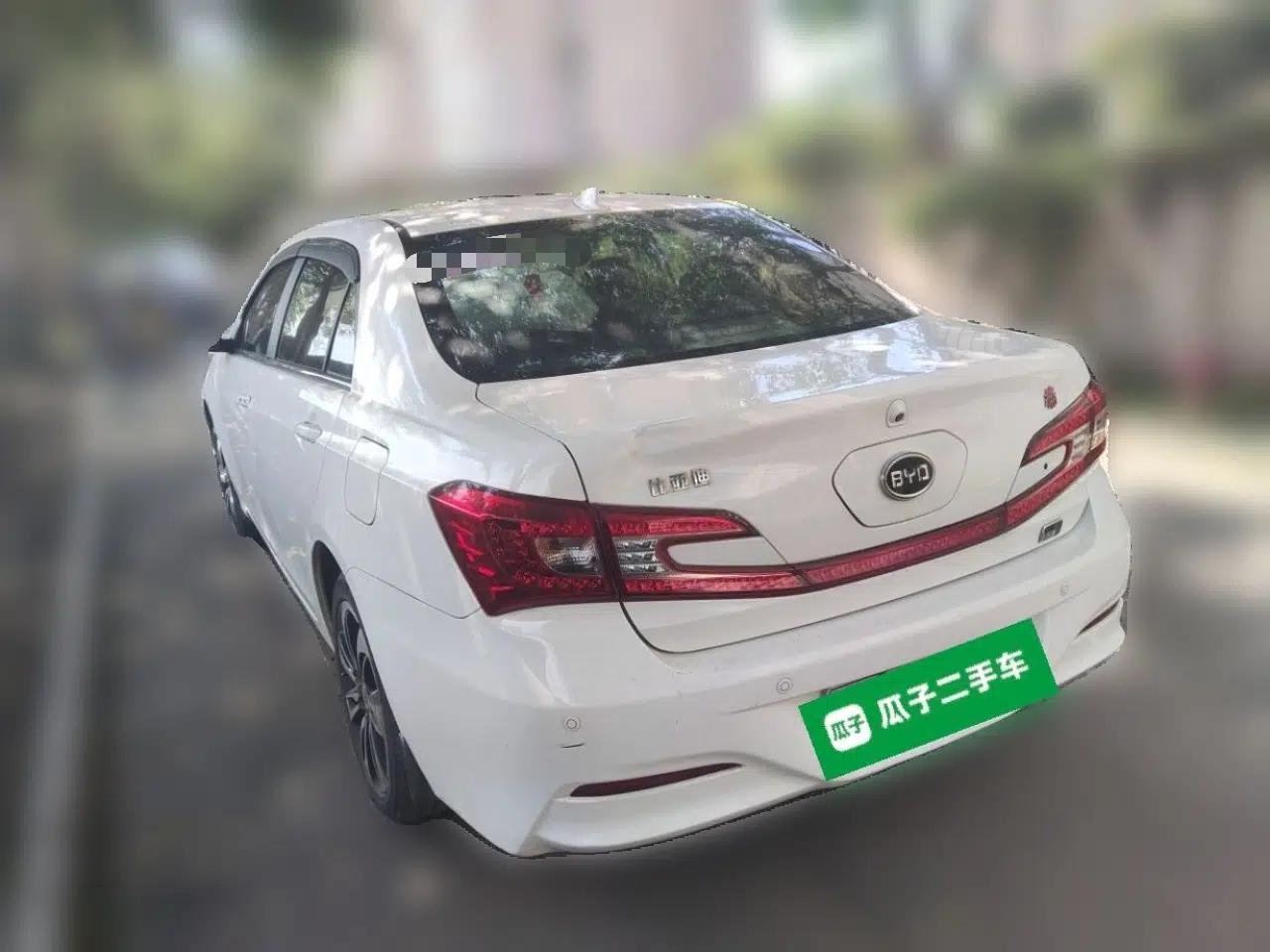 BYD Qin New Energy 2015 1.5T Dual-Crown Flagship Edition — миниатюра 4