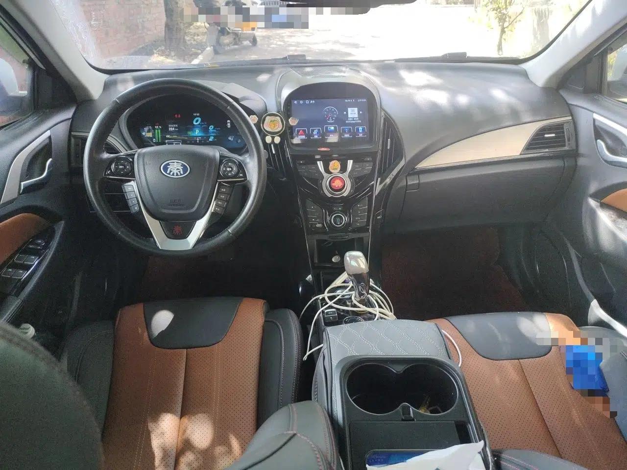 BYD Qin New Energy 2015 1.5T Dual-Crown Flagship Edition — миниатюра 9