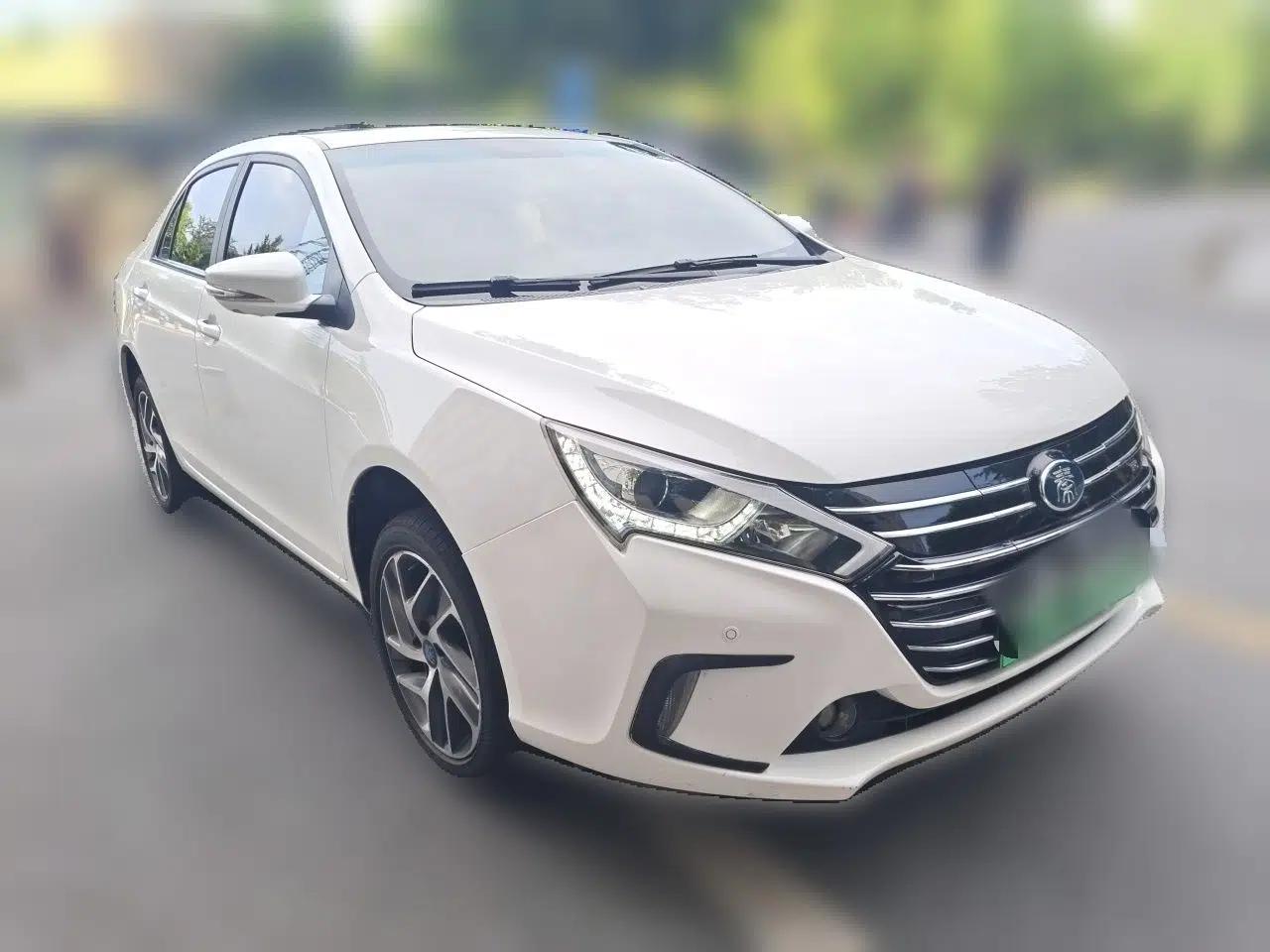BYD Qin New Energy 2018 Qin EV450 Smart Connect Prestige Model — миниатюра 3