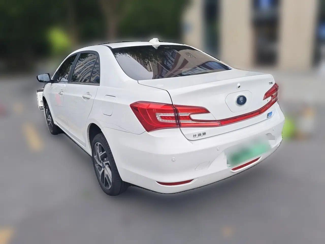 BYD Qin New Energy 2018 Qin EV450 Smart Connect Prestige Model — миниатюра 4