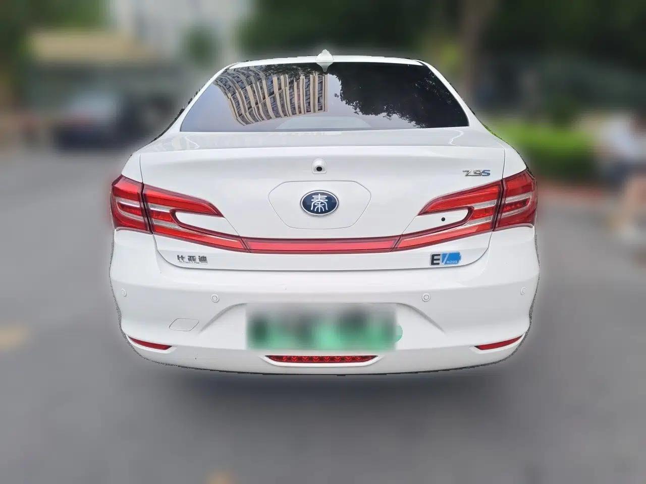 BYD Qin New Energy 2018 Qin EV450 Smart Connect Prestige Model — миниатюра 5