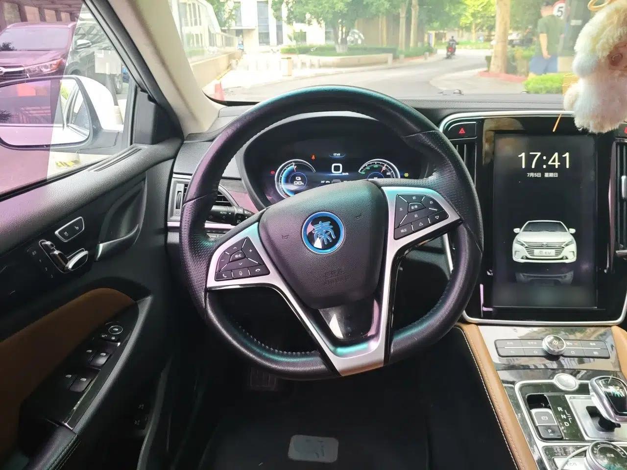 BYD Qin New Energy 2018 Qin EV450 Smart Connect Prestige Model — миниатюра 10
