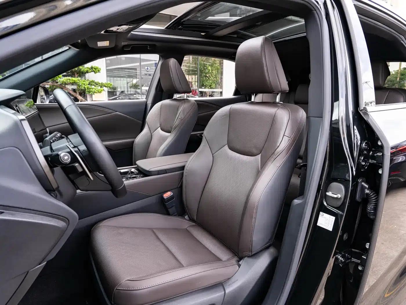 Lexus RX 2023 350h AWD Premium Edition — миниатюра 11