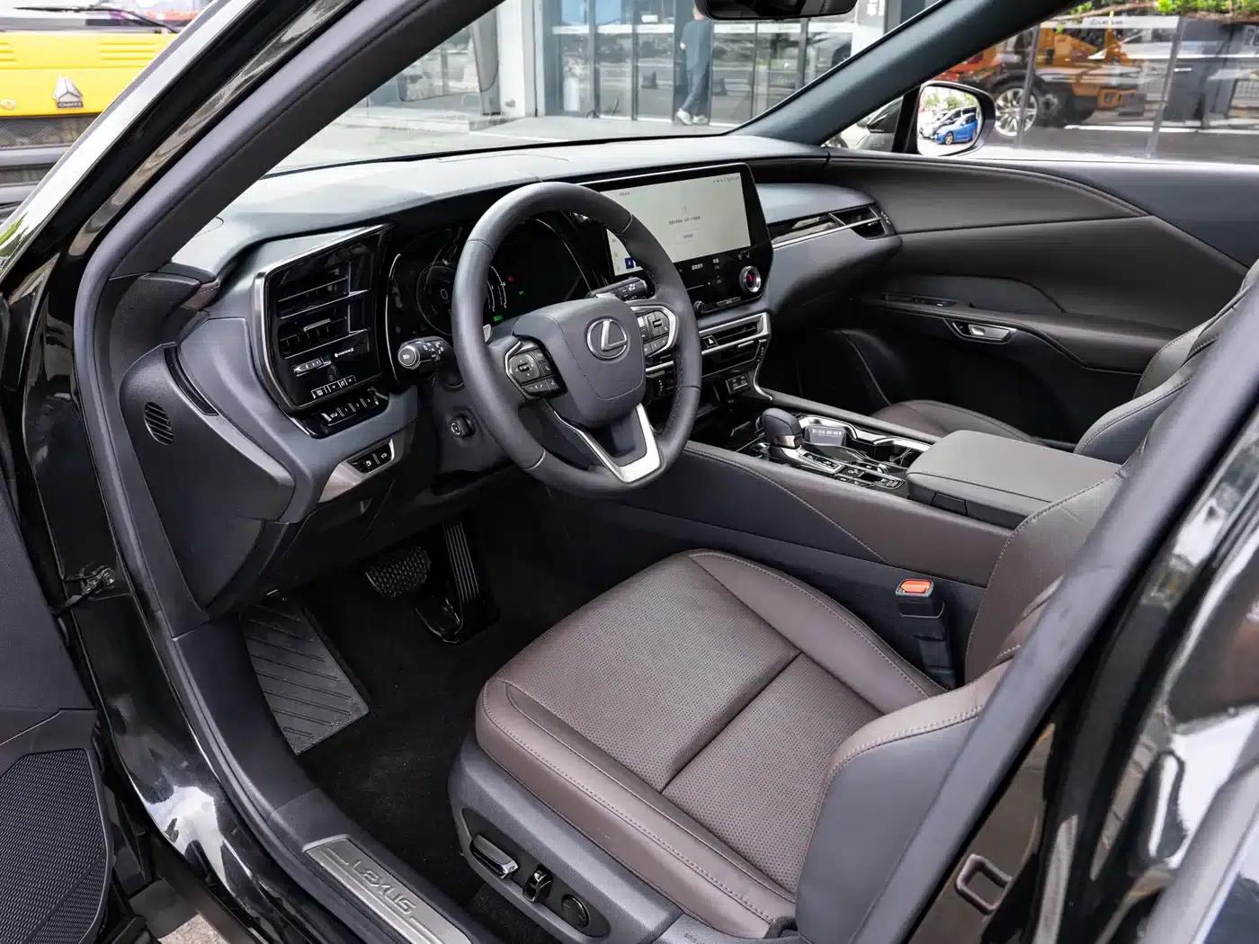 Lexus RX 2023 350h AWD Premium Edition — миниатюра 9