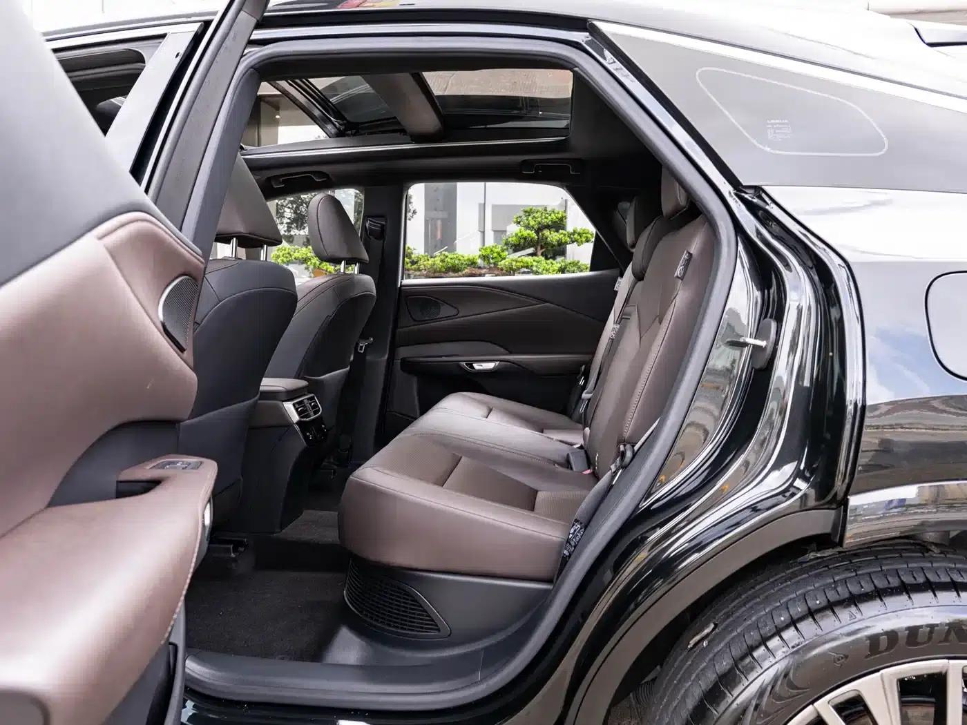 Lexus RX 2023 350h AWD Premium Edition — миниатюра 10