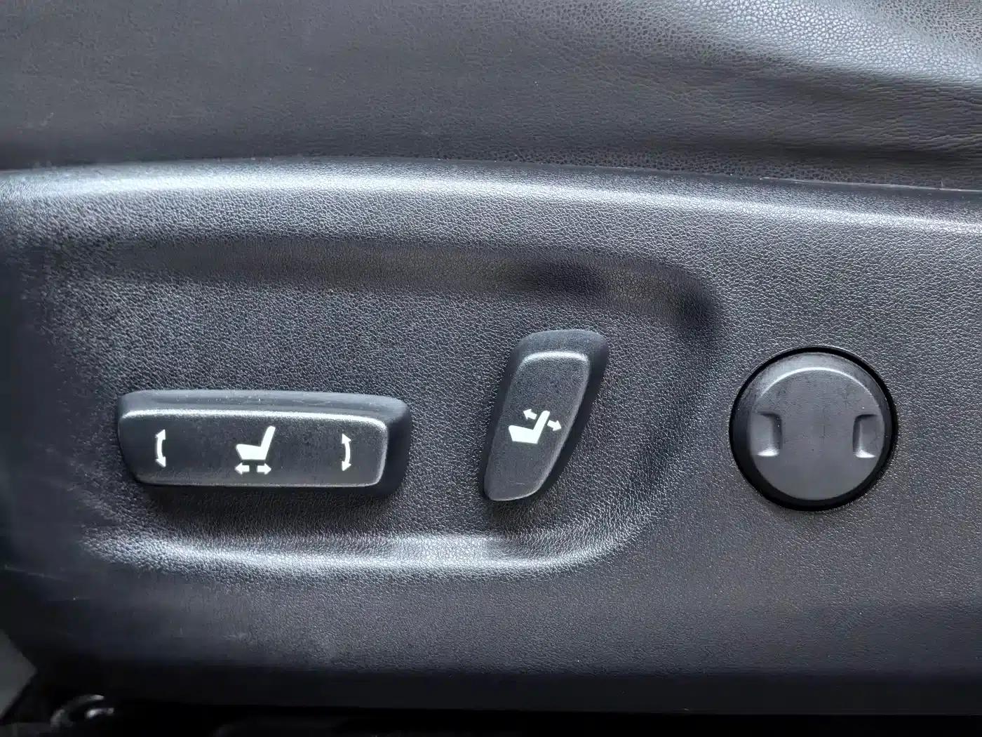 Lexus NX 2020 300h FWD Sport Edition (China VI Emission Standard) — миниатюра 23