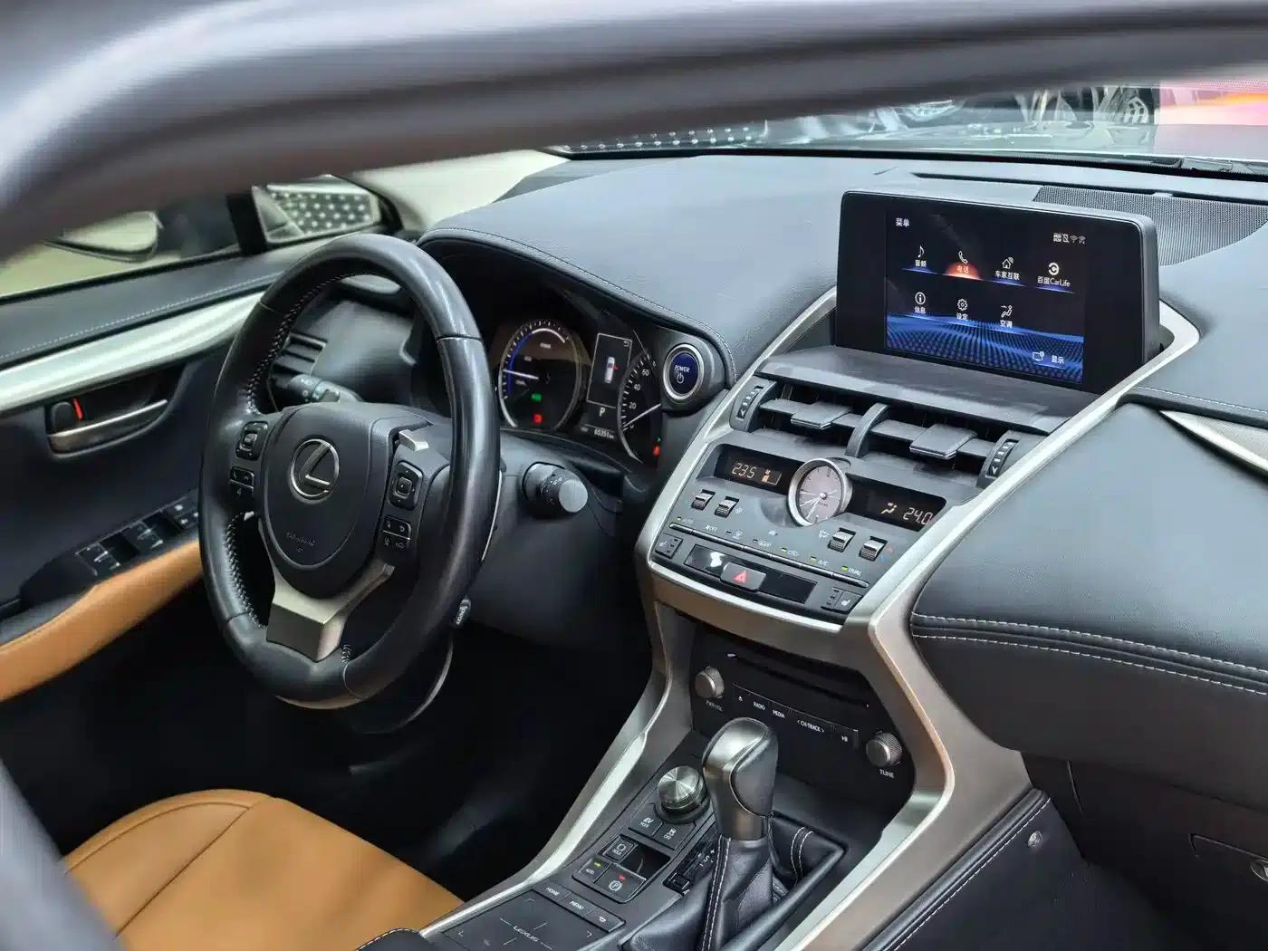 Lexus NX 2020 300h FWD Sport Edition (China VI Emission Standard) — миниатюра 24