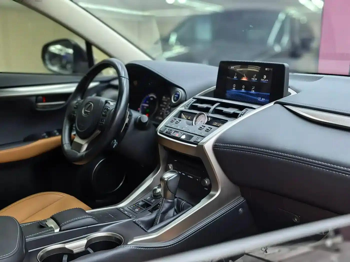 Lexus NX 2020 300h FWD Sport Edition (China VI Emission Standard) — миниатюра 29
