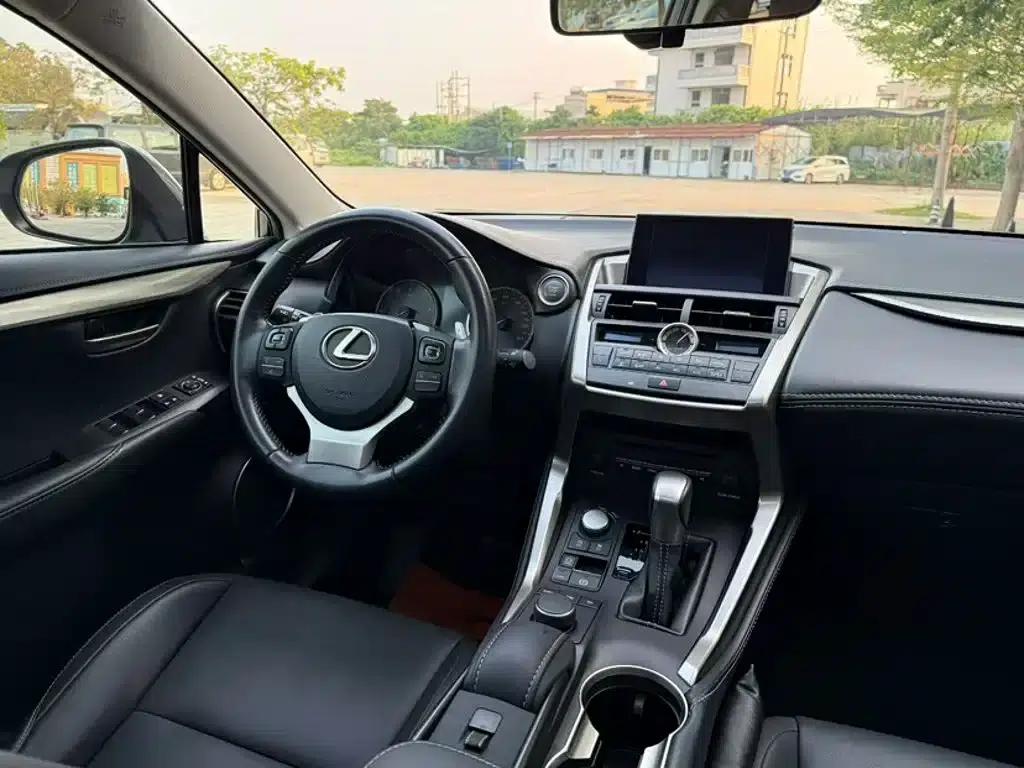 Lexus NX 2015 200t AWD Sport Edition — миниатюра 17