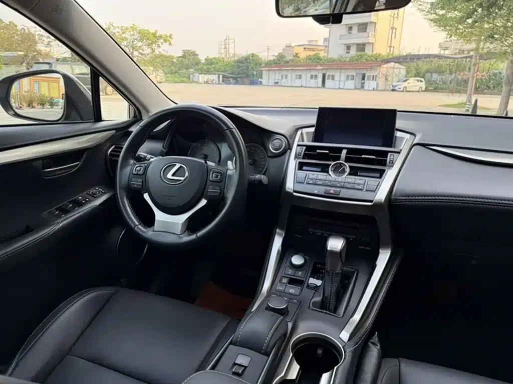 Lexus NX 2015 200t AWD Sport Edition — миниатюра 18