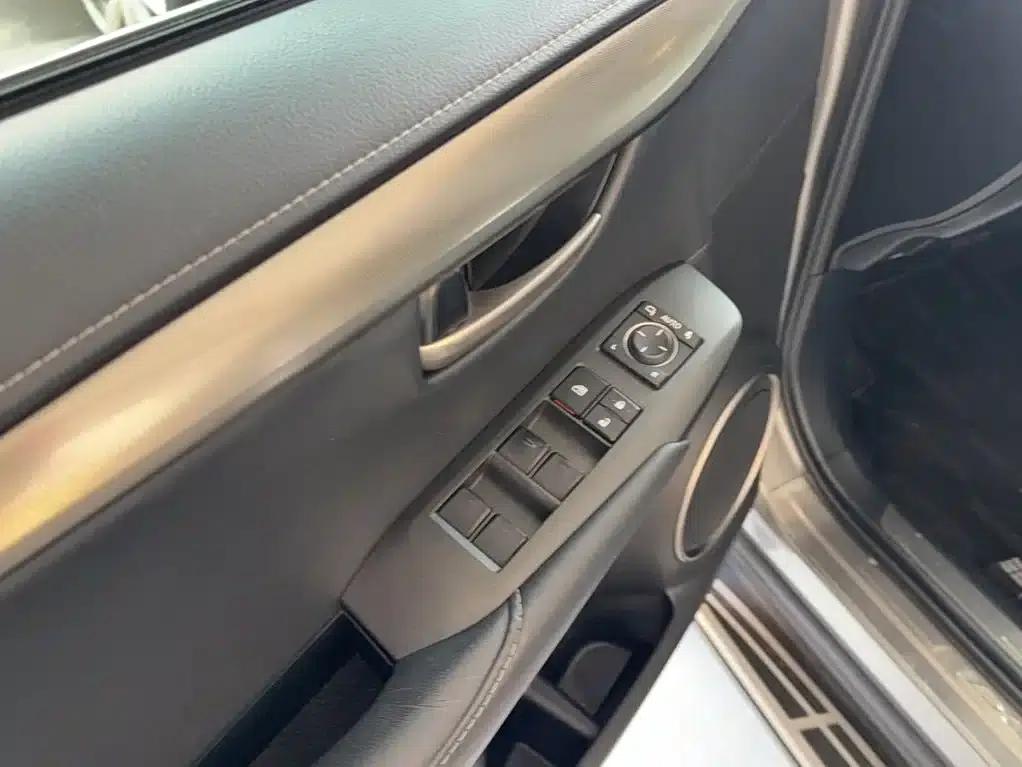 Lexus NX 2015 200t AWD Sport Edition — миниатюра 5