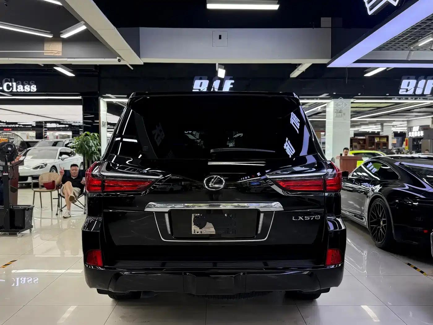 2019 Lexus LX 570 (Canadian Spec) — миниатюра 14