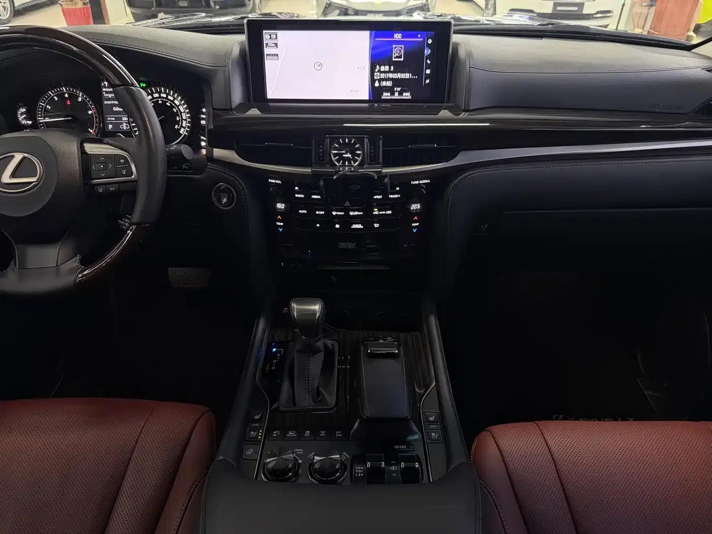 2019 Lexus LX 570 (Canadian Spec) — миниатюра 10