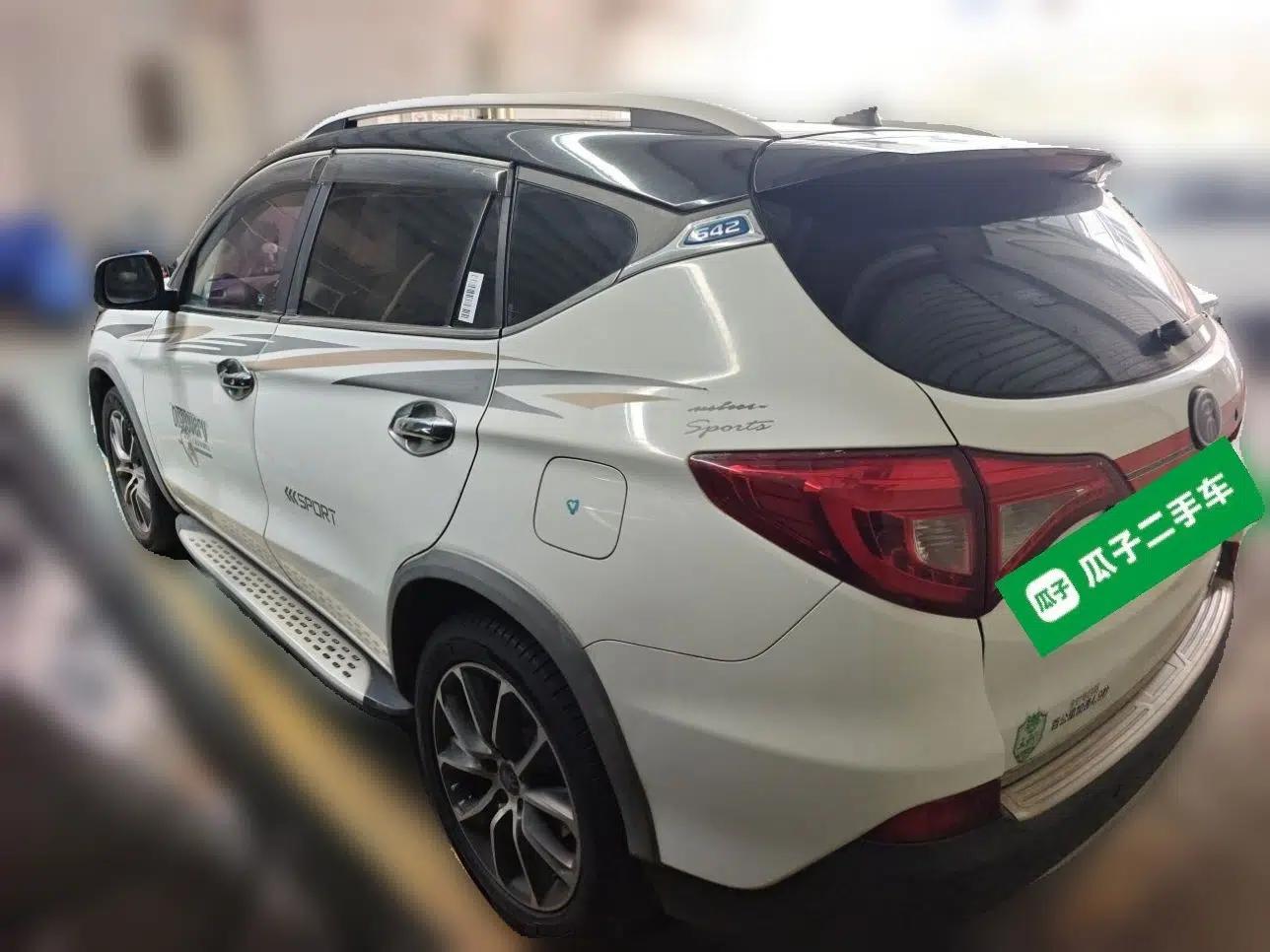 BYD Song New Energy 2017 Song DM 1.5TID All-Wheel Drive Luxury Model — миниатюра 4