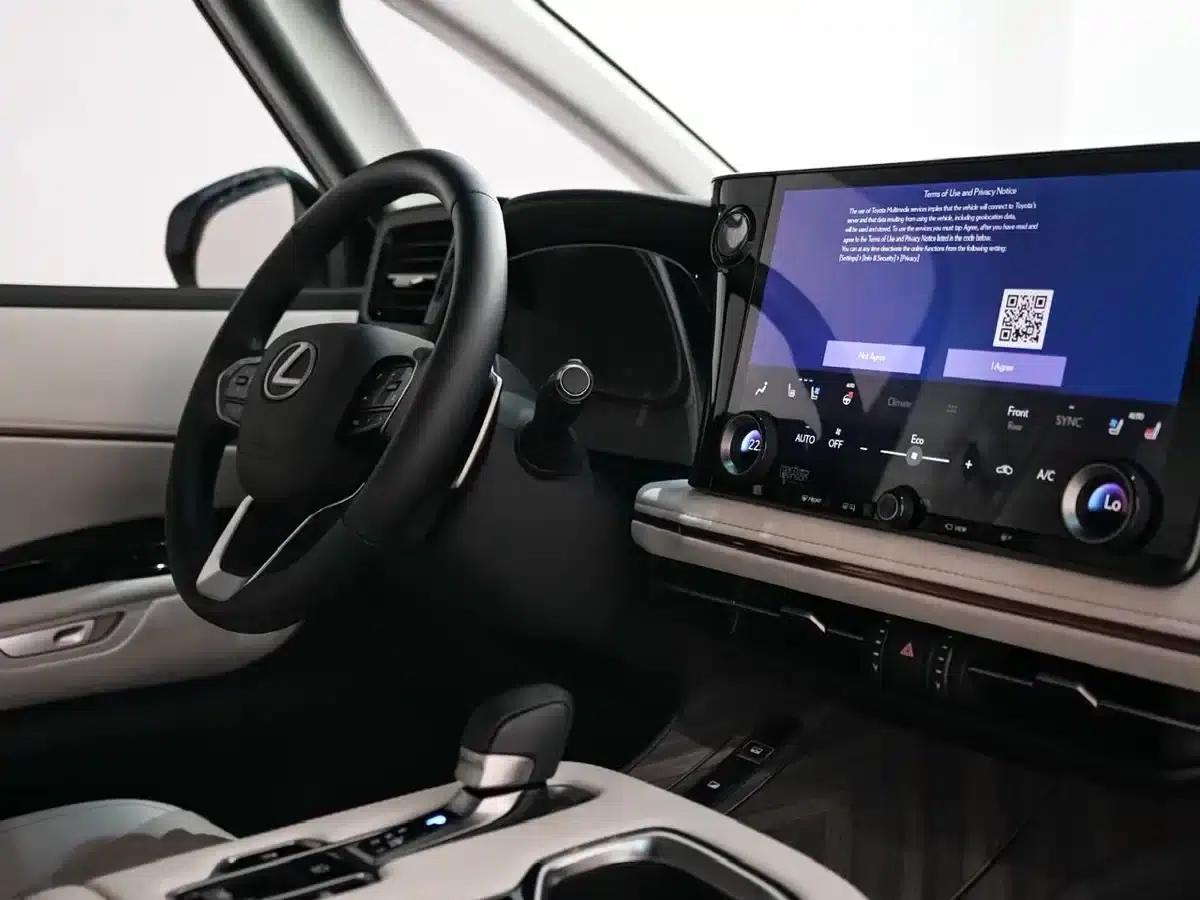 Lexus LM 500h 2025 Four-Seat Executive Edition — миниатюра 16
