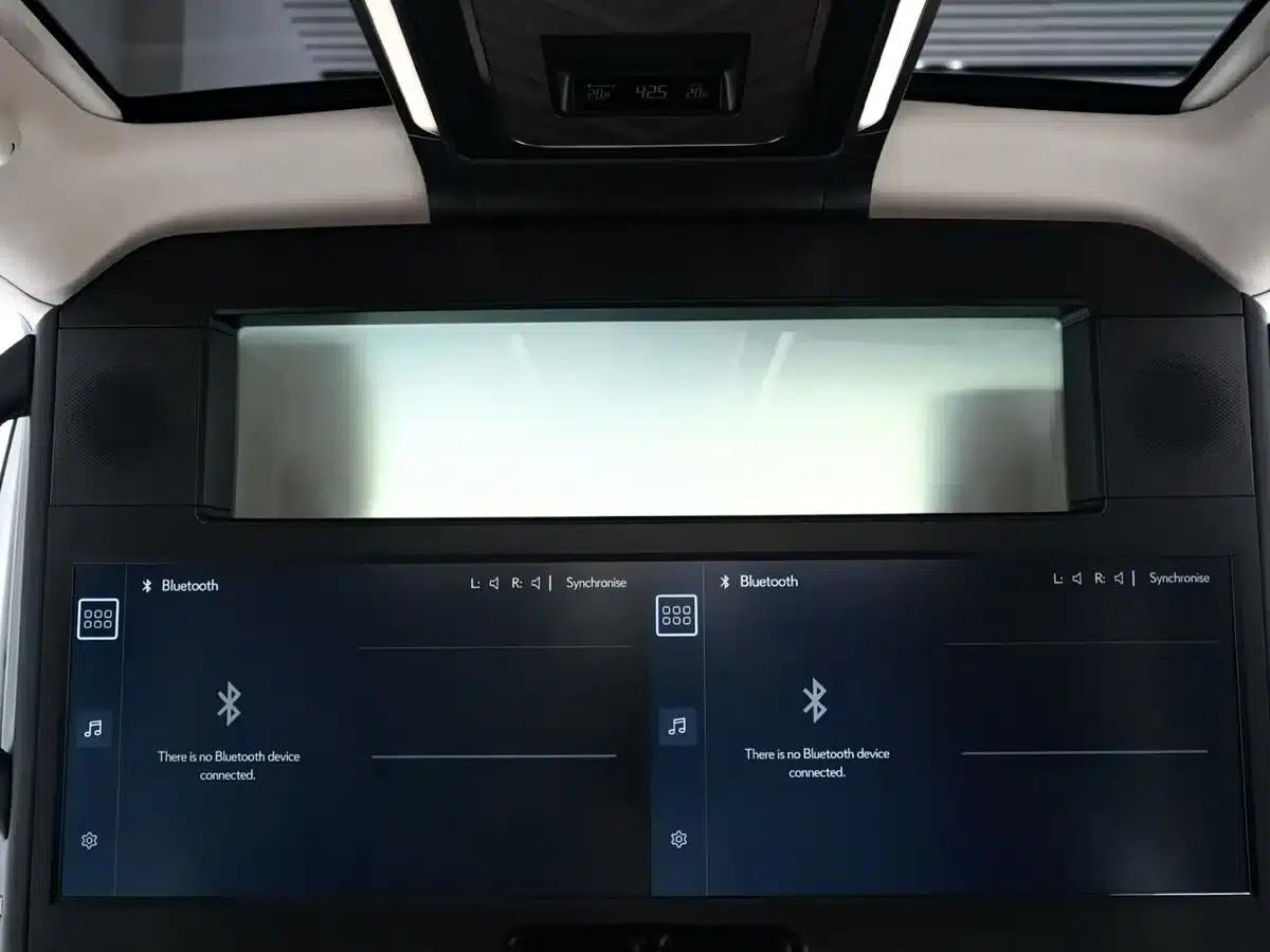 Lexus LM 500h 2025 Four-Seat Executive Edition — миниатюра 18