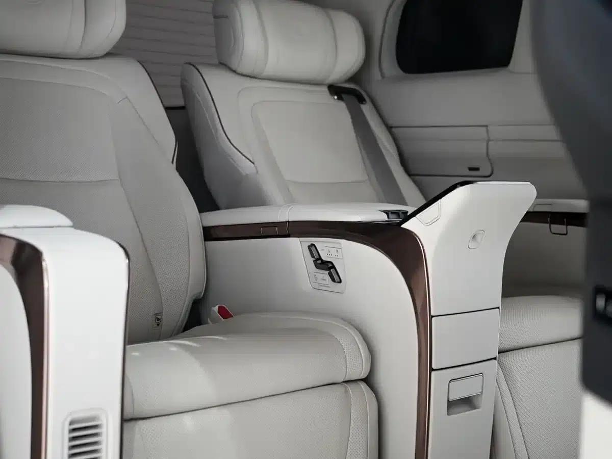 Lexus LM 500h 2025 Four-Seat Executive Edition — миниатюра 7