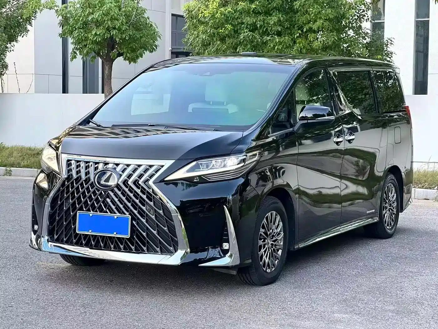 Lexus LM 2020 300h Four-Seat Executive Edition — миниатюра 1