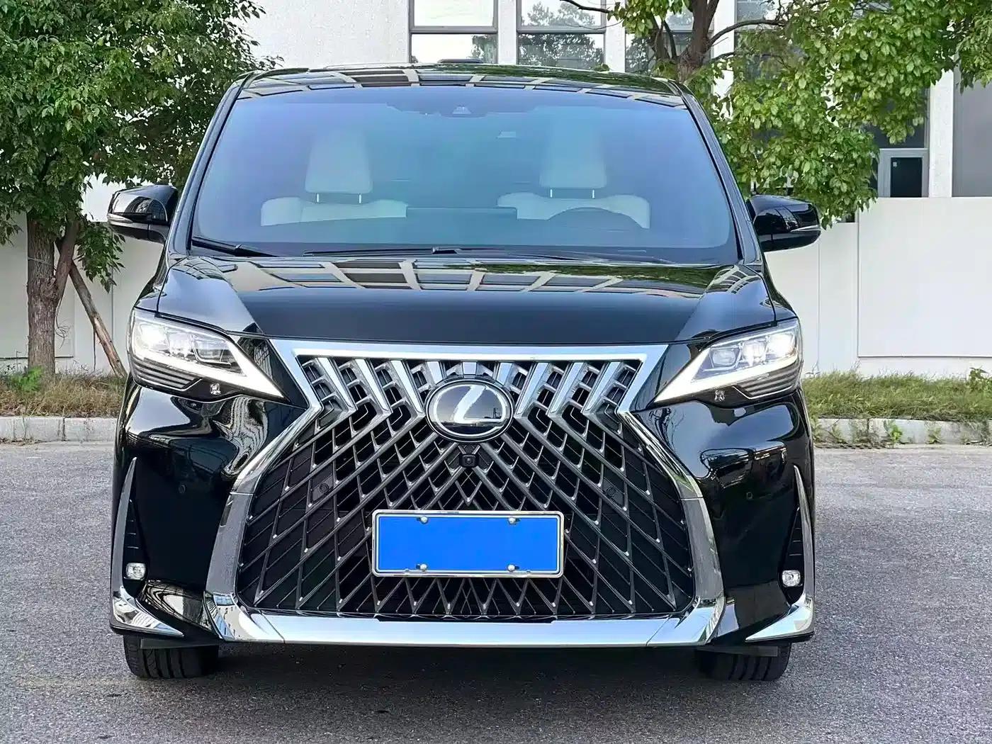 Lexus LM 2020 300h Four-Seat Executive Edition — миниатюра 2